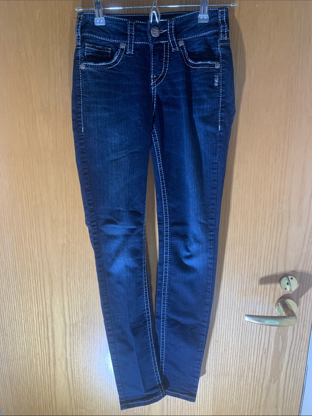 Silver Jeans Dark Wash Skinny Jeans 24x31